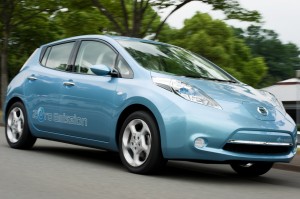Nissan lancia Leaf, prima vettura totalmente elettrica presto in Europa