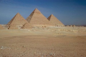 Piramide di Giza: grazie ad un robot si identificano nuovi geroglifici
